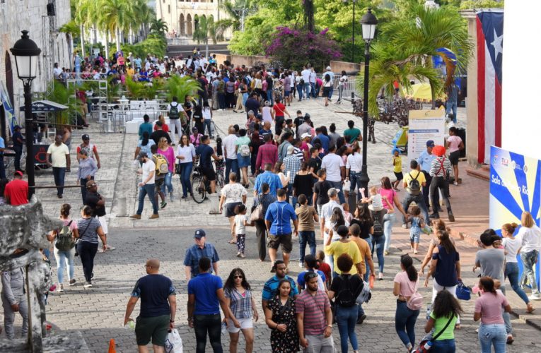 Los asistentes a la Feria del Libro 2022 tendrán parqueo disponible en Bellas Artes y la Plaza de la Cultura