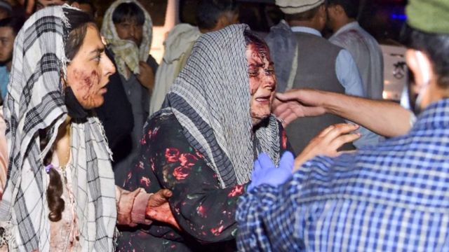 Suben a 35 las muertes y 82 los heridos en el atentado suicida de Afganistán