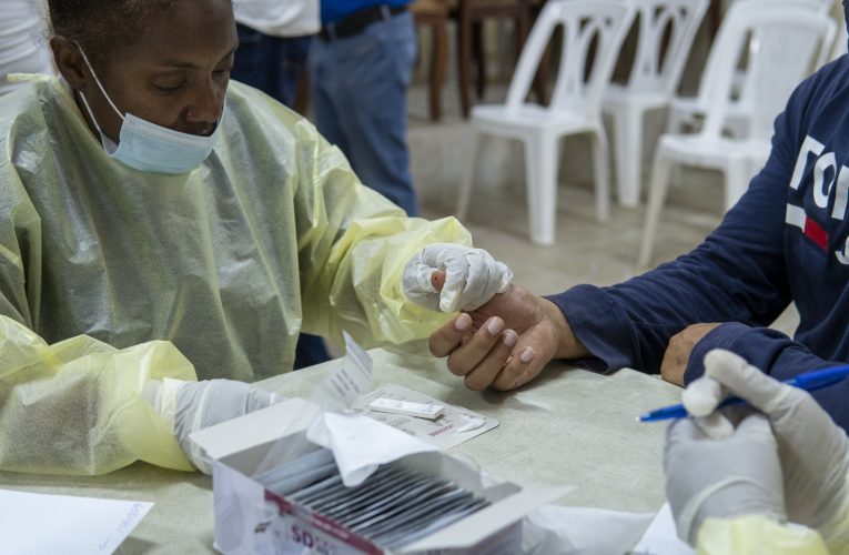 Autoridades penitenciarias y de salud inician programa de detección de VIH y COVID-19 en La Victoria y Najayo