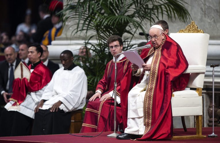 El Papa pide que el miedo no haga cerrar las puertas al extranjero o al diferente