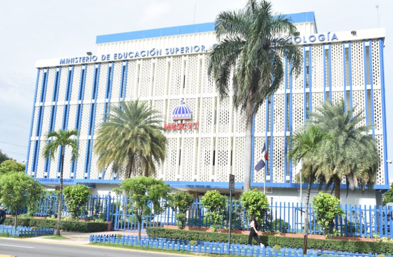 Mescyt informa suspensión de docencia en universidades por motivo de las elecciones municipales