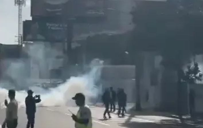 Reportan un herido por protestas frente a la Dirección de Pensiones