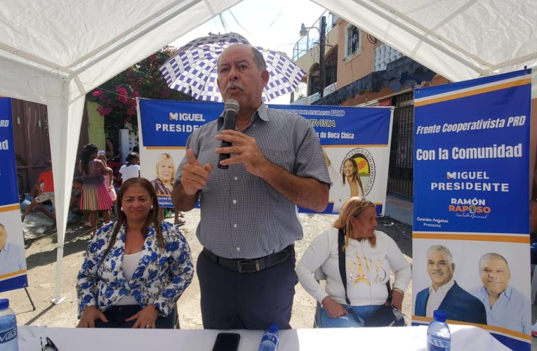 Cooperativistas se manifiestan en apoyo a candidatos del PRD en Boca Chica