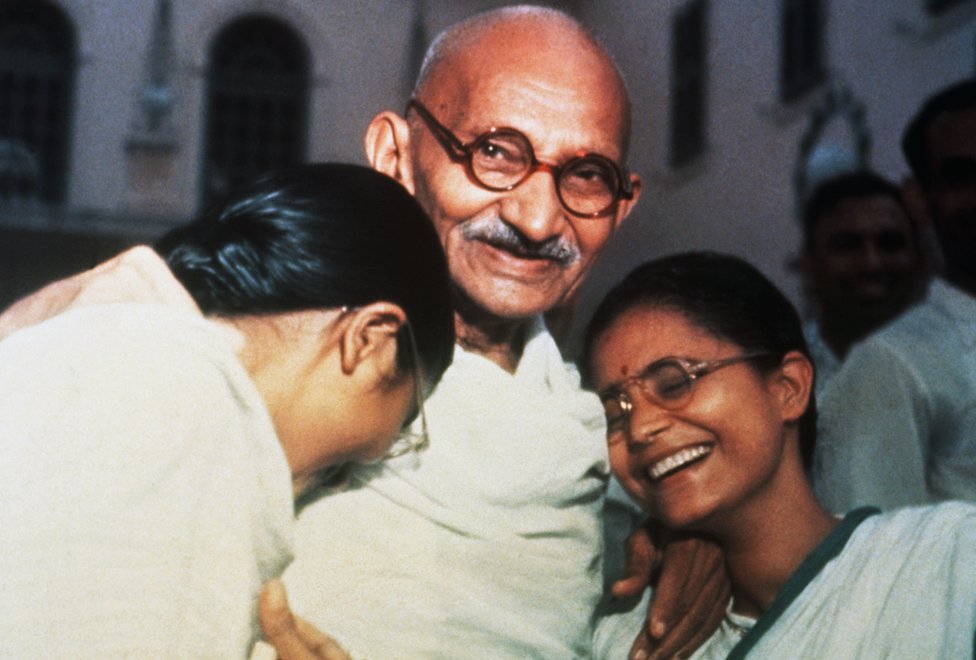 La vida de Gandhi demostró que es posible alcanzar cambios profundos sin emplear la violencia.